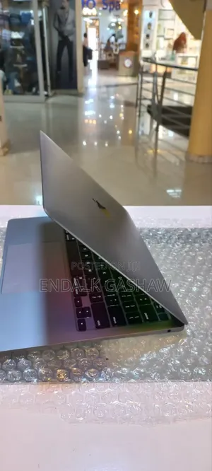 New Laptop Apple MacBook Air 2020 M1 8GB Intel Core M SSD 256GB