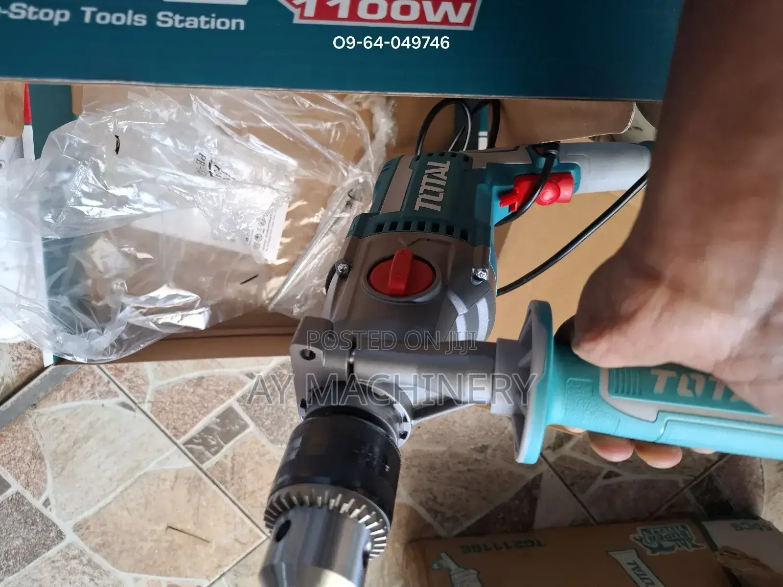 Total 1100w 16mm Drill