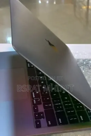 New Laptop Apple MacBook Air 8GB Apple M1 SSD 256GB