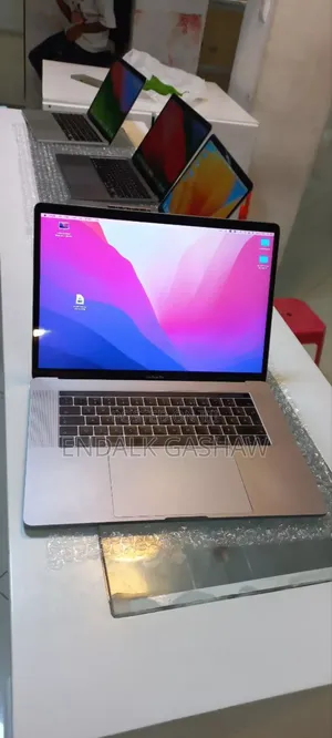 Photo - New Laptop Apple MacBook Pro 2016 16GB Intel Core I7 SSD 512GB