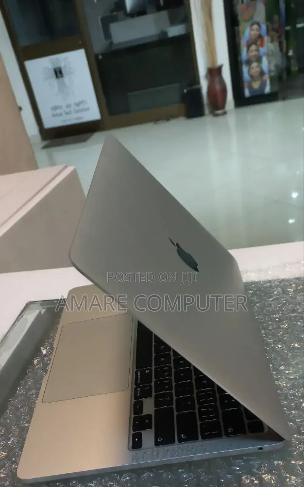 New Laptop Apple MacBook Pro 2020 M1 8GB Apple M1 SSD 256GB