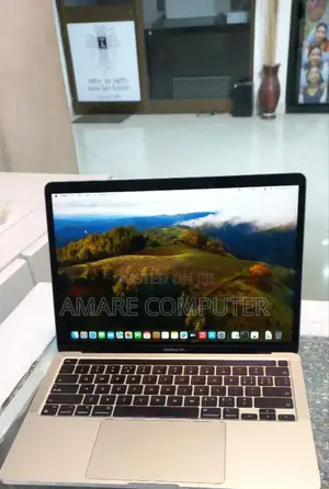 New Laptop Apple MacBook Pro 2020 M1 8GB Apple M1 SSD 256GB