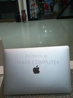 New Laptop Apple MacBook Pro 2020 M1 8GB Apple M1 SSD 256GB