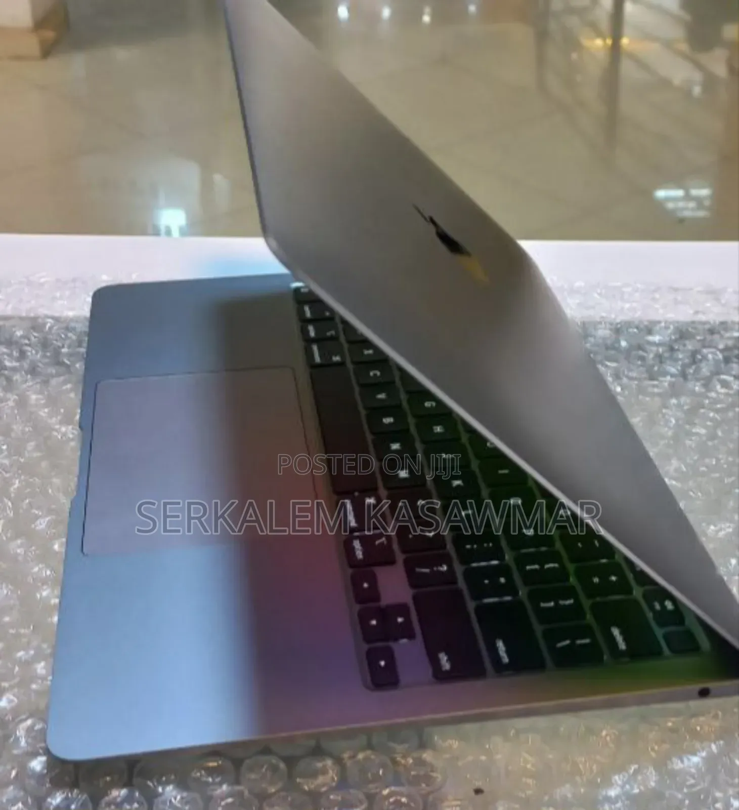 New Laptop Apple MacBook Air 2020 M1 8GB Apple M1 SSD 256GB