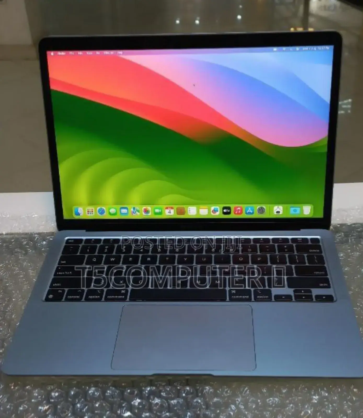 New Laptop Apple MacBook Air 2020 8GB Apple M1 SSD 256GB