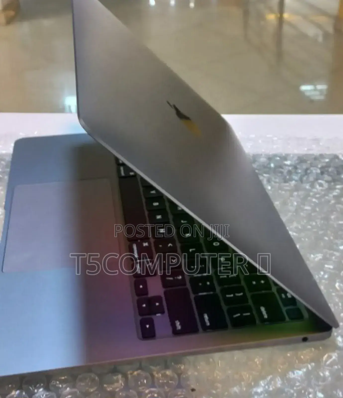 New Laptop Apple MacBook Air 2020 8GB Apple M1 SSD 256GB