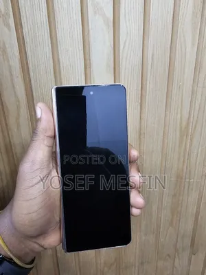Photo - Samsung Galaxy Z Fold4 256 GB Pink