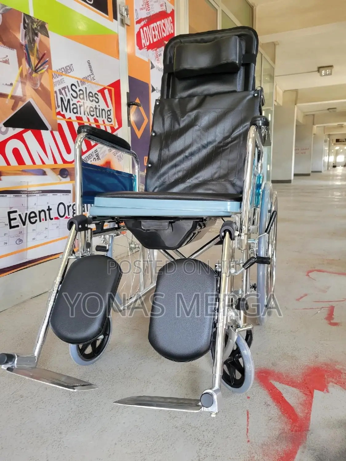 Pot=Toilet Wheelchair٨٧٨wheelchair隗0wheelchair==Wheelchair