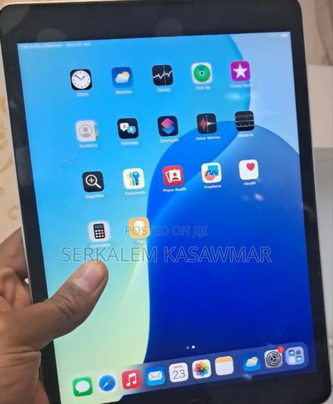 New Apple iPad 9.7 64 GB Silver