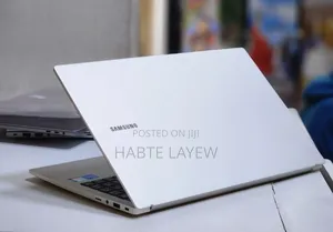 New Laptop Samsung Galaxy Book4 Ultra 8GB Intel Core I5 SSD 512GB