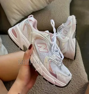 Photo - New Balance 530