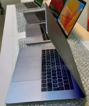 New Laptop Apple MacBook Pro 2016 16GB Intel Core I7 SSD 512GB