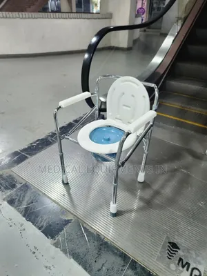 Photo - Toilet Chair幅的commode Chair腔裏commode Chair報警commode Chair