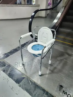 Photo - Toilet Chair幅的commode Chair腔裏commode Chair報警commode Chair