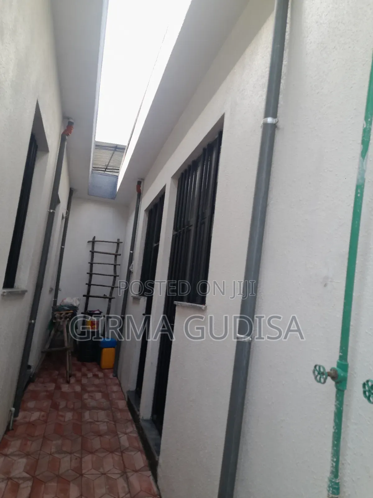 Furnished 5bdrm Villa in ጣፎ አካባቢ, Oromia-Finfinne for sale