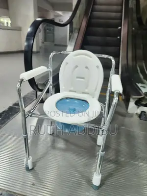 Photo - Commode Chair風水commode Chair朱明poty Chair塊和commode Chair