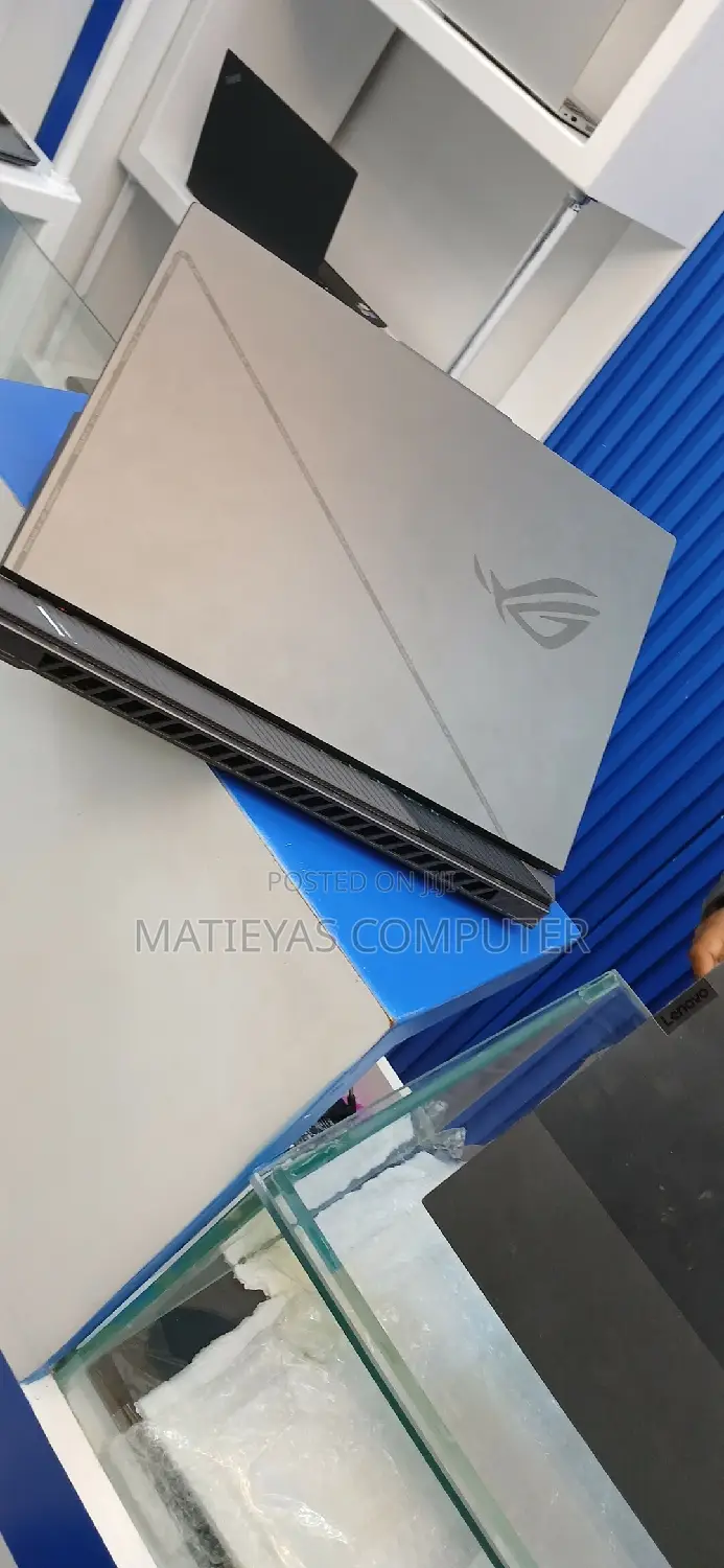 New Laptop Asus ROG Strix G15 16GB Intel Core I7 SSD 1T