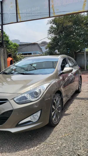 Hyundai i40 2013 Gold