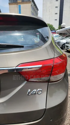 Hyundai i40 2013 Gold