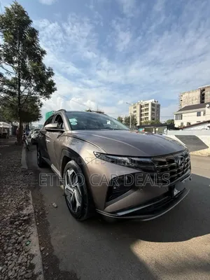 Photo - Hyundai Tucson 2021 Gold