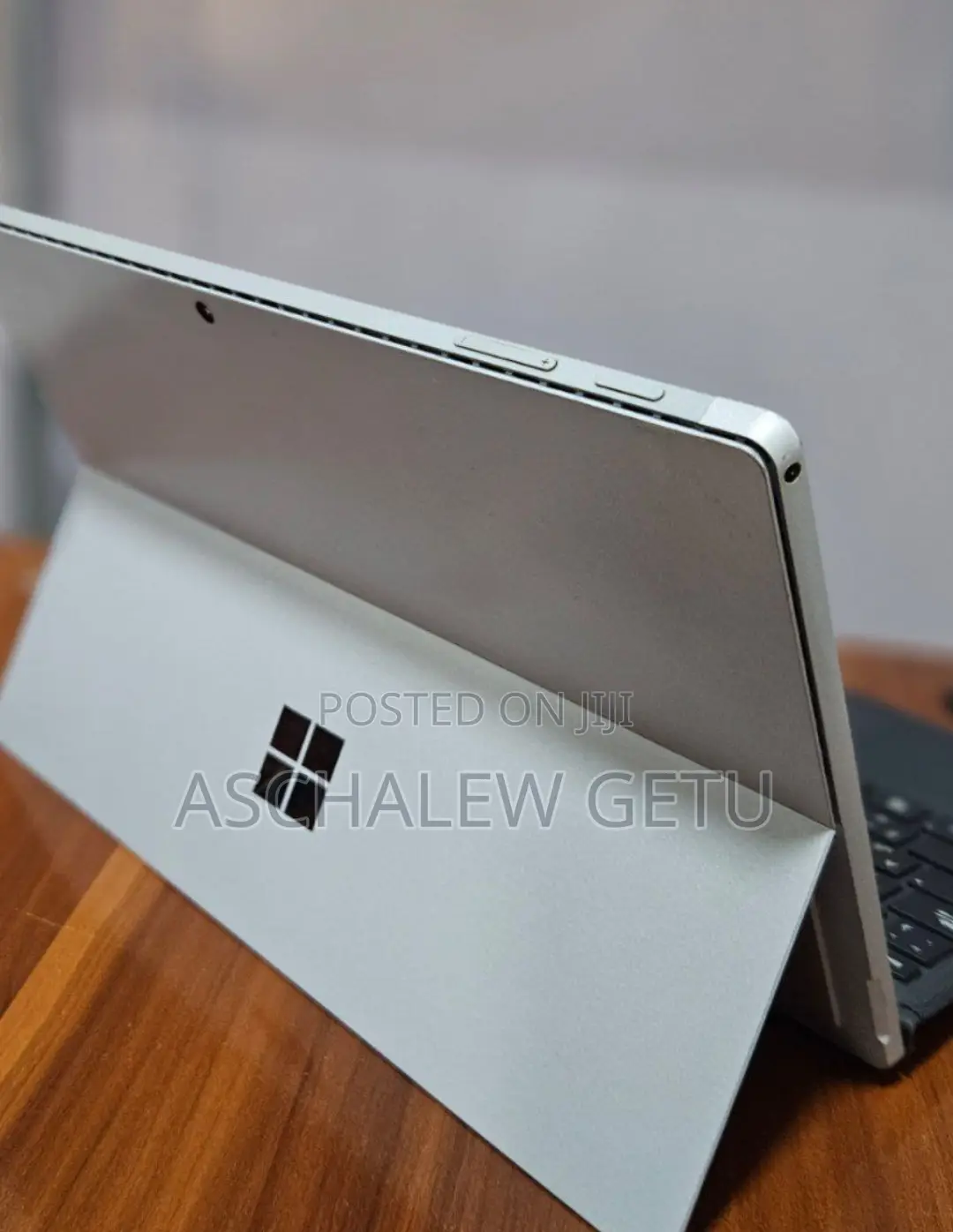 New Laptop Microsoft Surface 8GB Intel Core I5 SSD 128GB