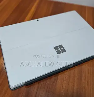 New Laptop Microsoft Surface 8GB Intel Core I5 SSD 128GB