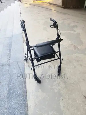 Photo - Foldable Walker堵死brand New Walker埤地framed Walker塊來自almunium