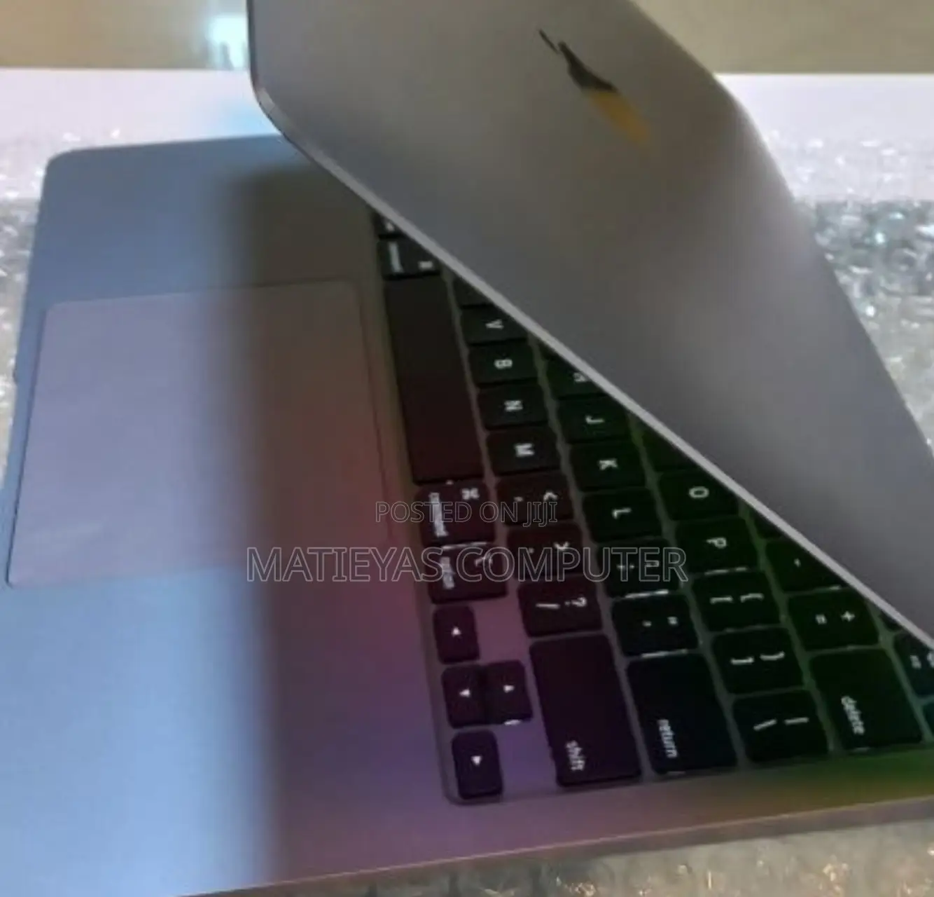 New Laptop Apple MacBook Air 2020 M1 8GB Apple M1 SSD 256GB