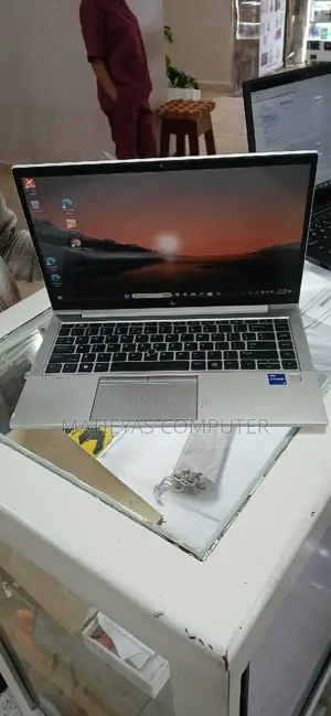 New Laptop HP EliteBook 840 16GB Intel Core I7 SSD 1T