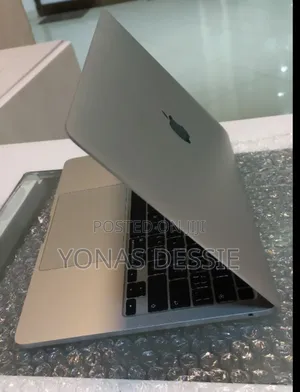 New Laptop Apple MacBook Pro M1 8GB SSD 256GB