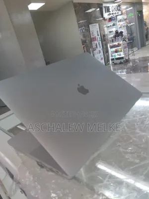 Photo - New Laptop Apple MacBook Pro 2019 16GB Intel Core I7 SSD 512GB
