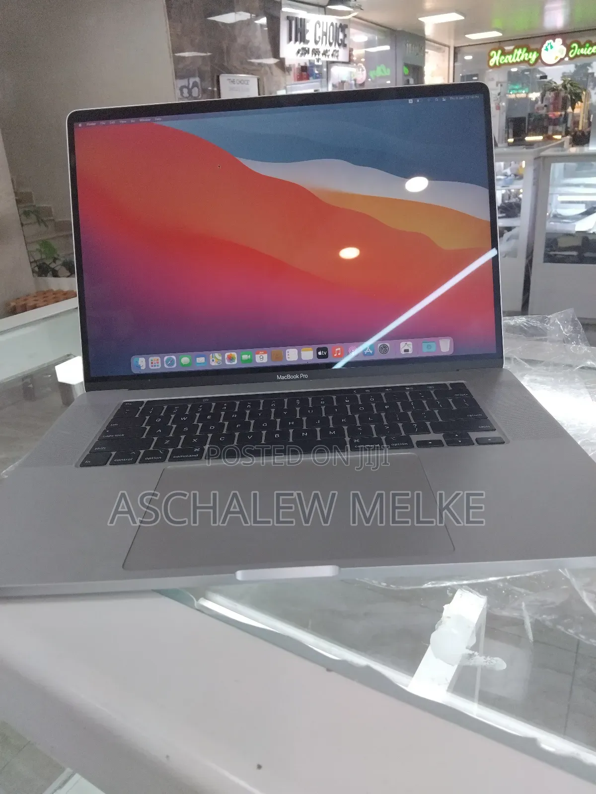 New Laptop Apple MacBook Pro 2019 16GB Intel Core I7 SSD 512GB