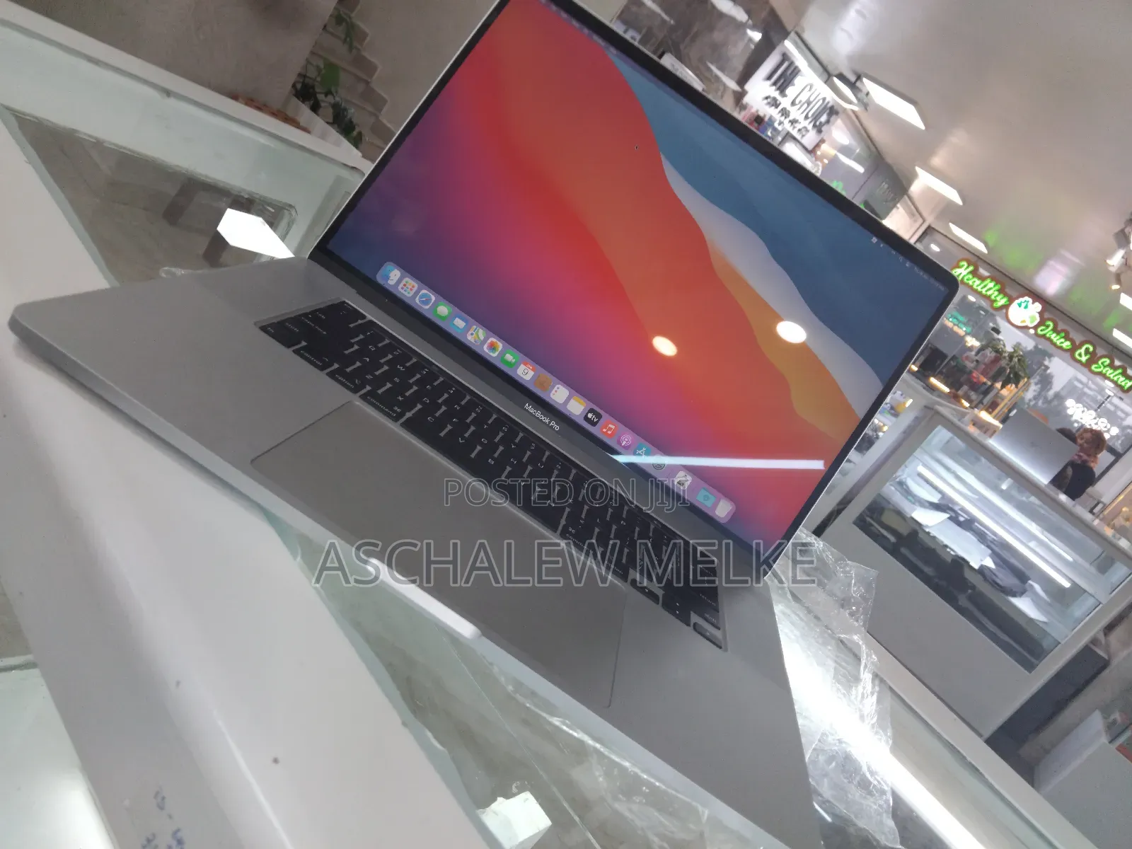 New Laptop Apple MacBook Pro 2019 16GB Intel Core I7 SSD 512GB