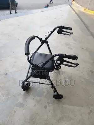 Photo - Walker真相medical Two Function in One Walker製成european Walker