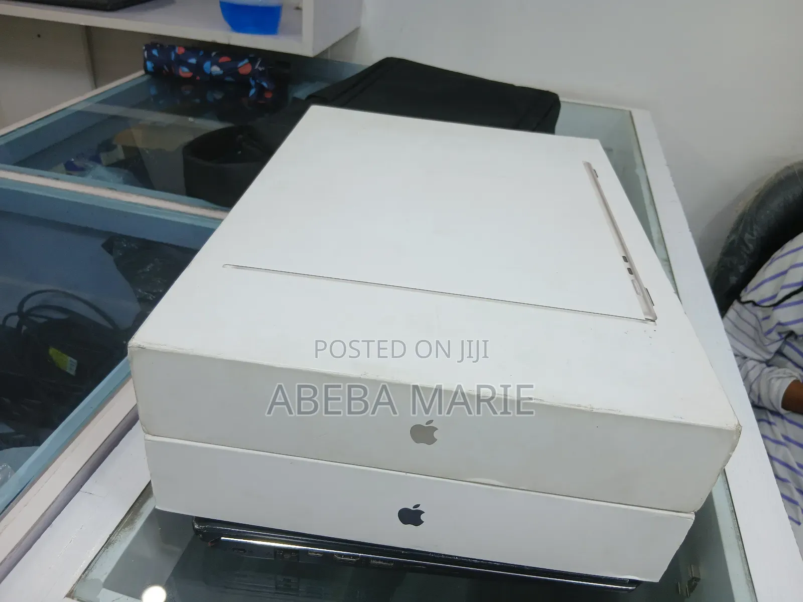 New Laptop Apple MacBook Air 2024 M3 13-Inch 16GB Apple M3 SSD 256GB