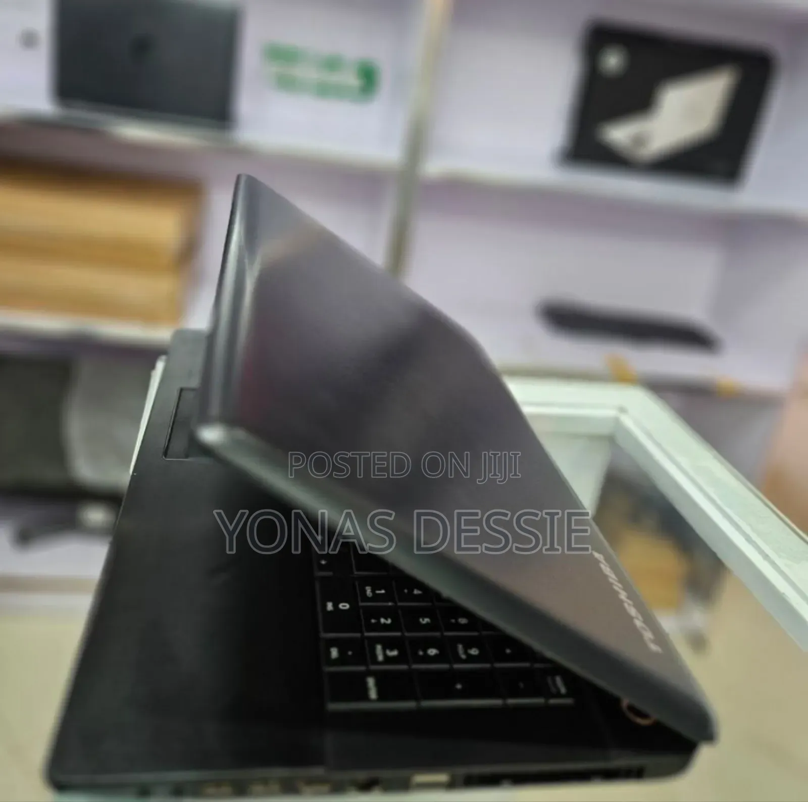 Laptop Toshiba 4GB AMD A6 HDD 700GB