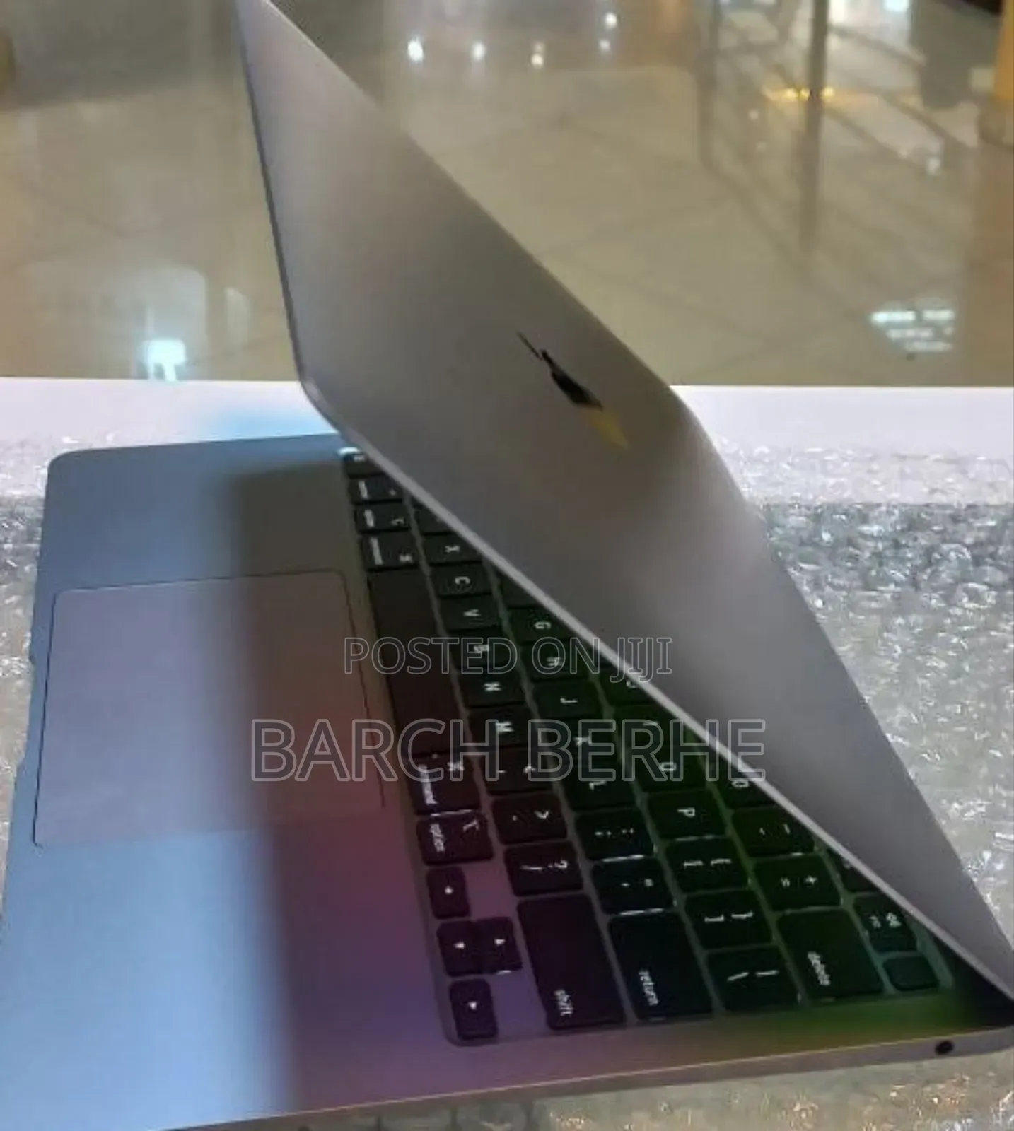 New Laptop Apple MacBook Air 2020 M1 8GB Apple M1 Pro SSD 256GB