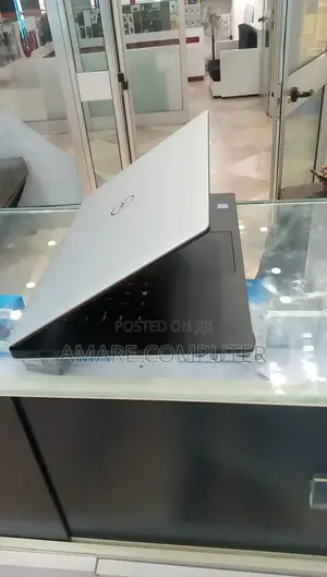 New Laptop Dell XPS 15 16GB Intel Core I5 SSD 512GB