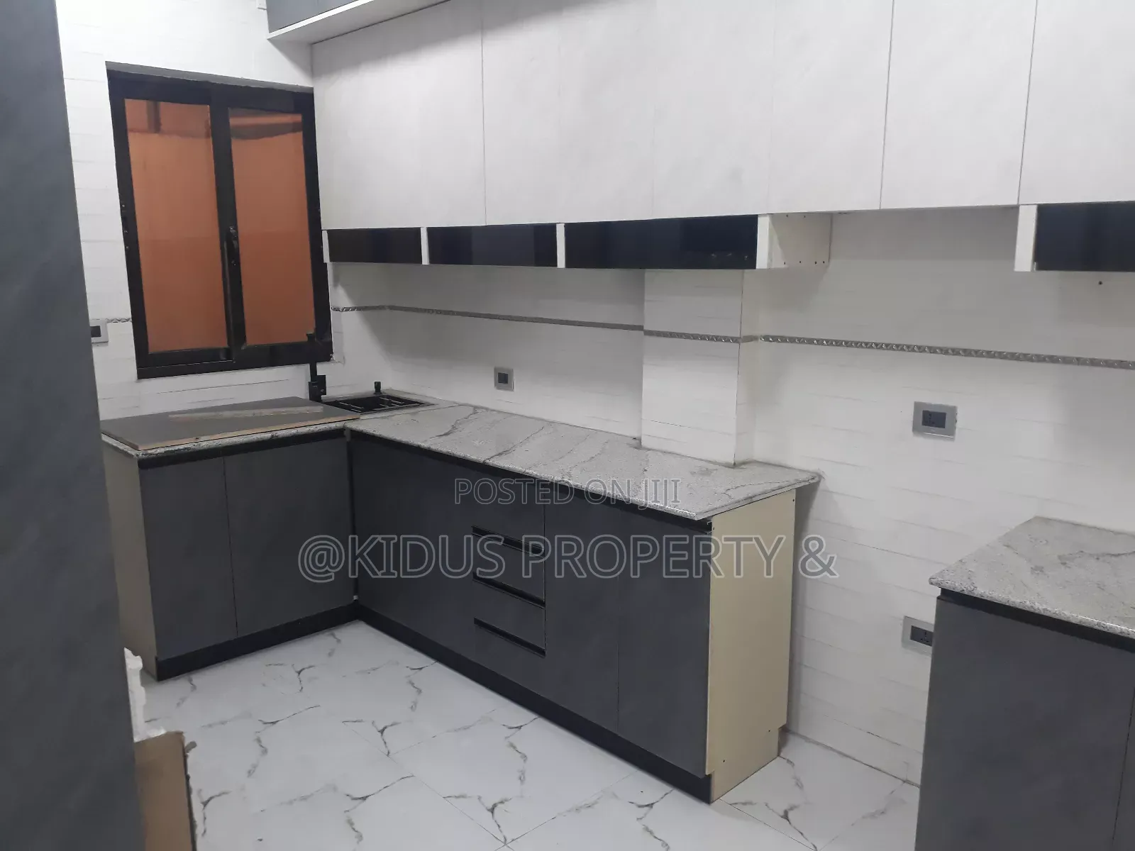 7bdrm House in Nasswe Real State, Nifas Silk-Lafto for rent