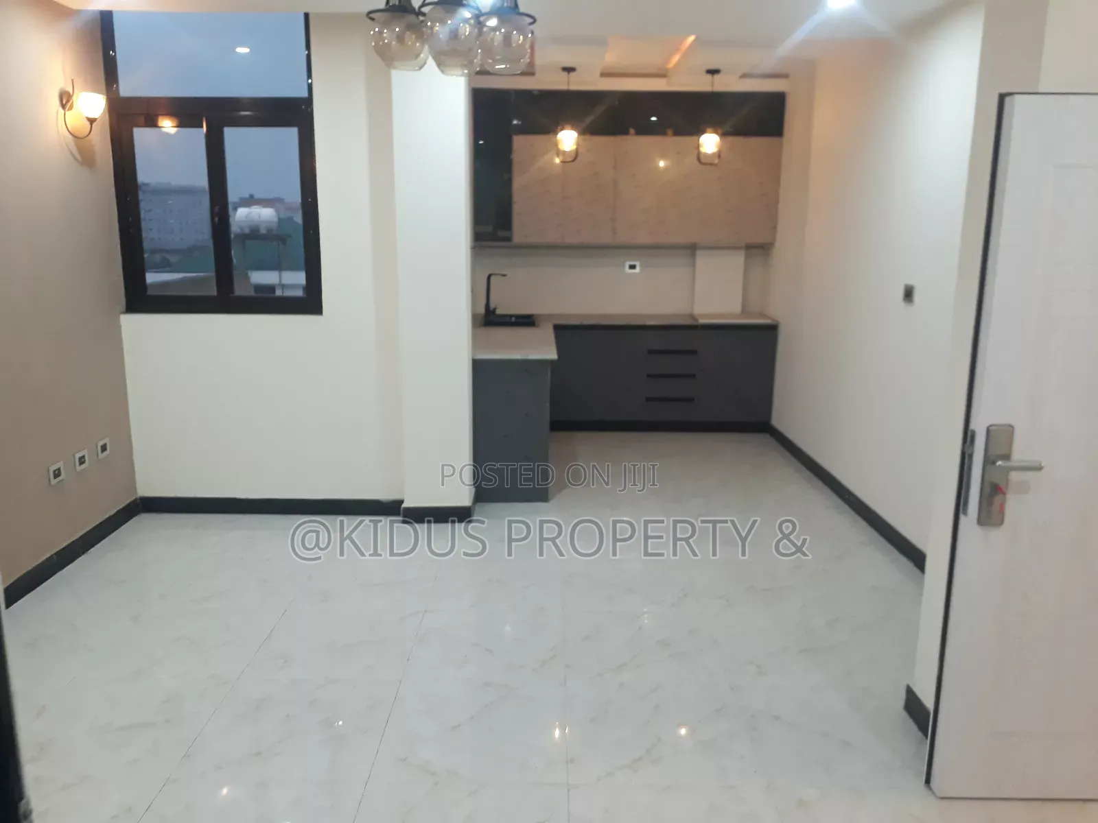 7bdrm House in Nasswe Real State, Nifas Silk-Lafto for rent