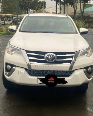 Photo - Toyota Fortuner 2019 White