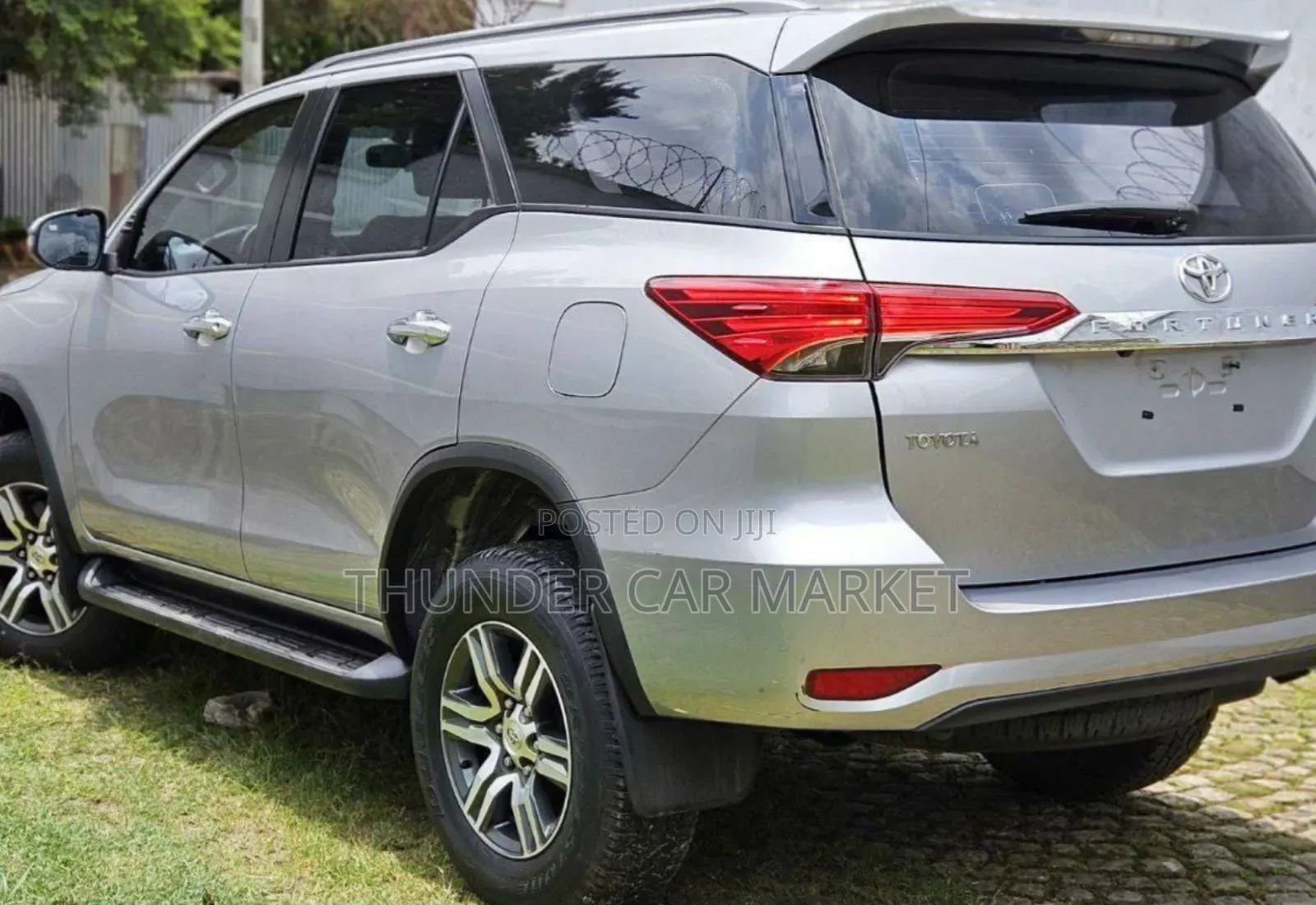 Toyota Fortuner 2023 Silver