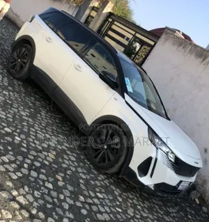 Photo - Peugeot 5008 2023 White