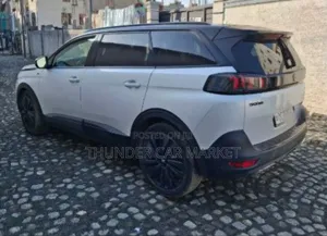 Peugeot 5008 2023 White