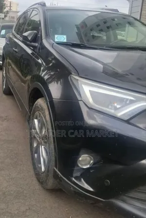 Photo - Toyota RAV4 2016 Black
