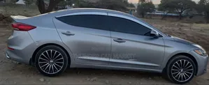 Hyundai Avante 2017 Silver
