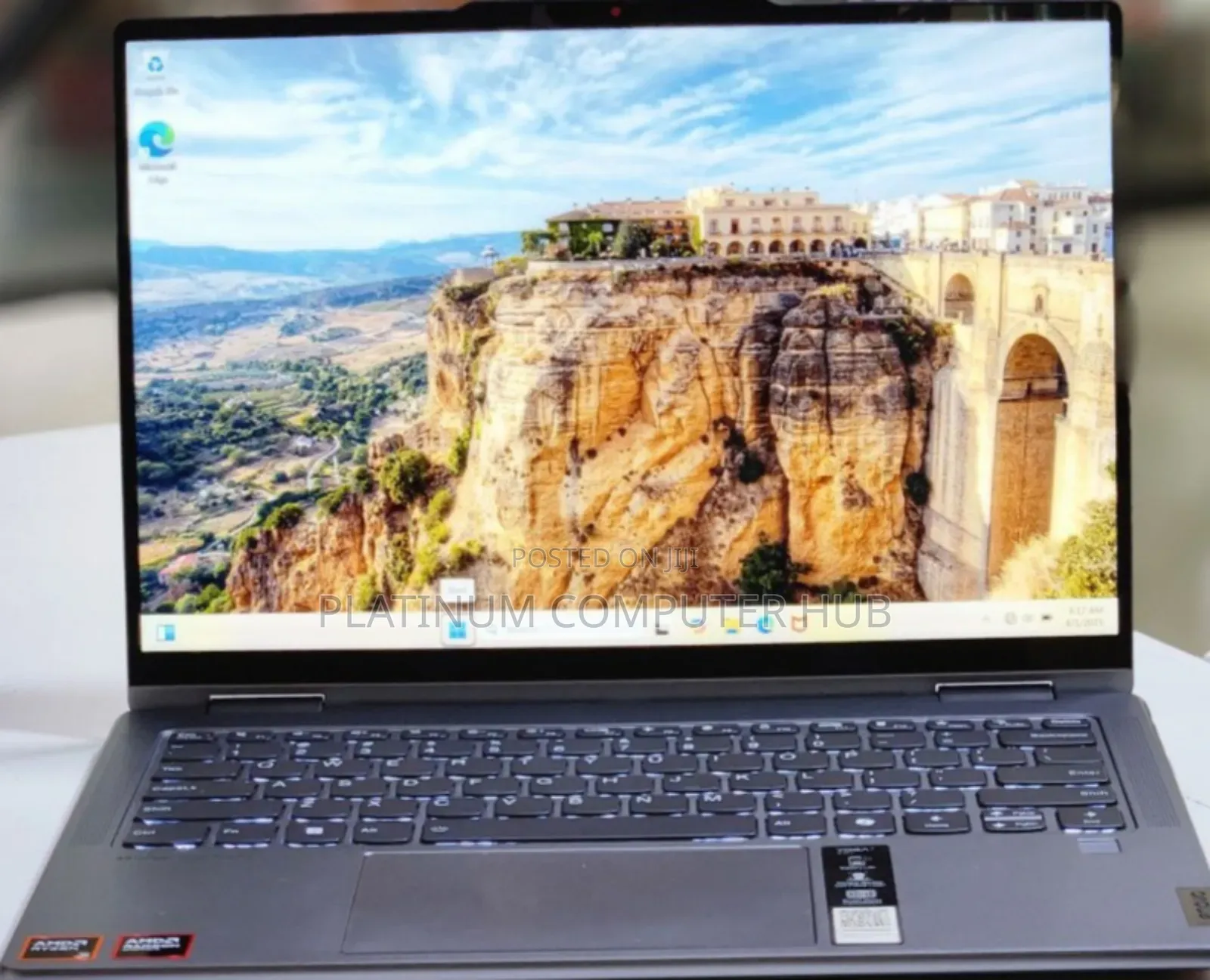 New Laptop Lenovo Yoga 7i 8GB AMD Ryzen 5 SSD 512GB