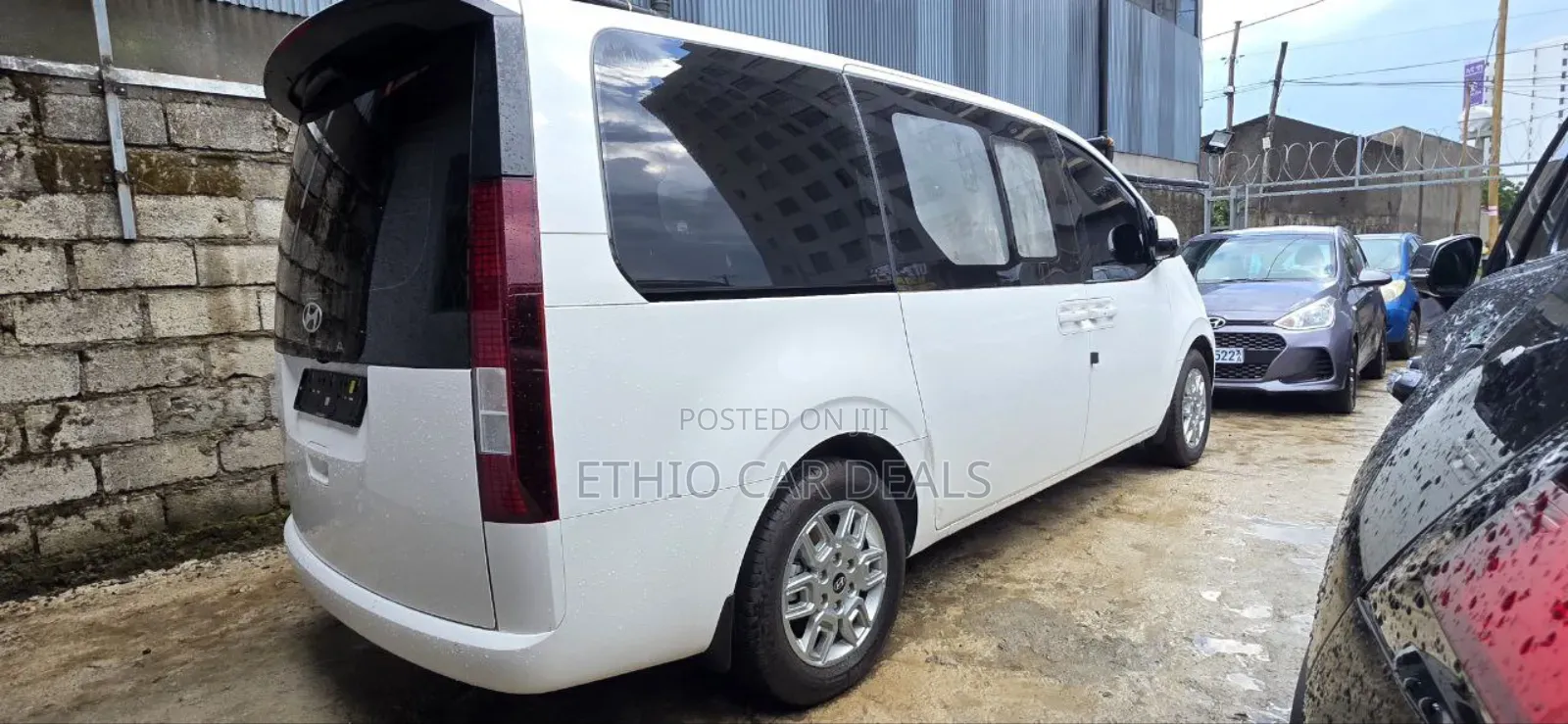 New Hyundai Staria 2023 White