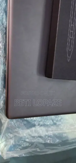 New Laptop HP Spectre 16GB Intel Core I7 SSD 1T