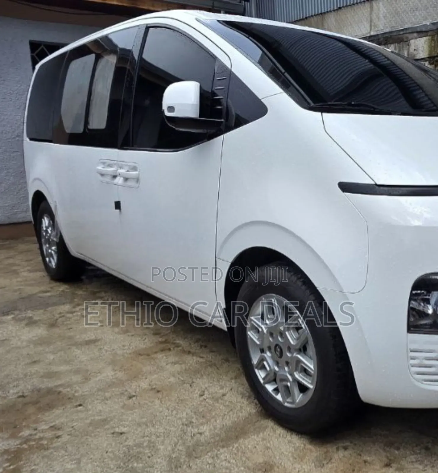 New Hyundai Staria 2023 White